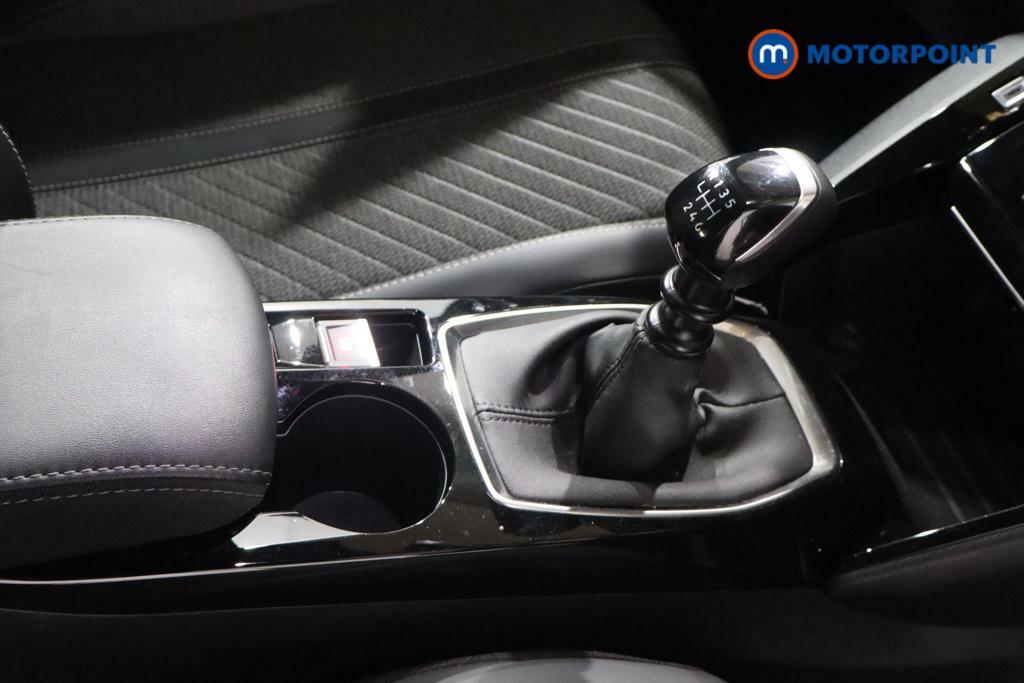 Peugeot 2008 1.2 Puretech Active Grey #16