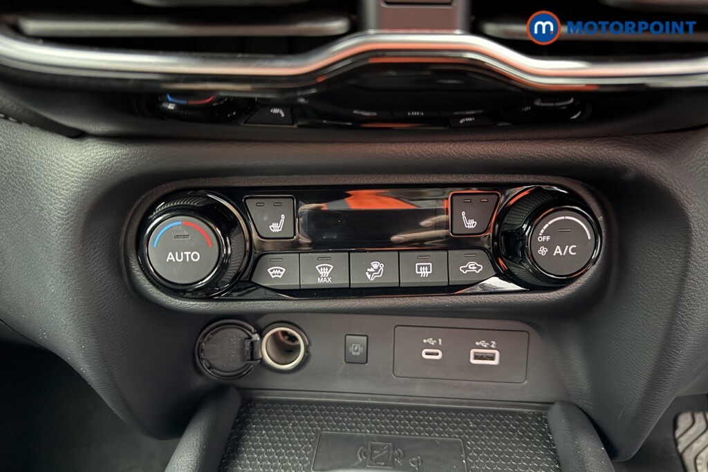 Nissan Juke Tekna Black #17