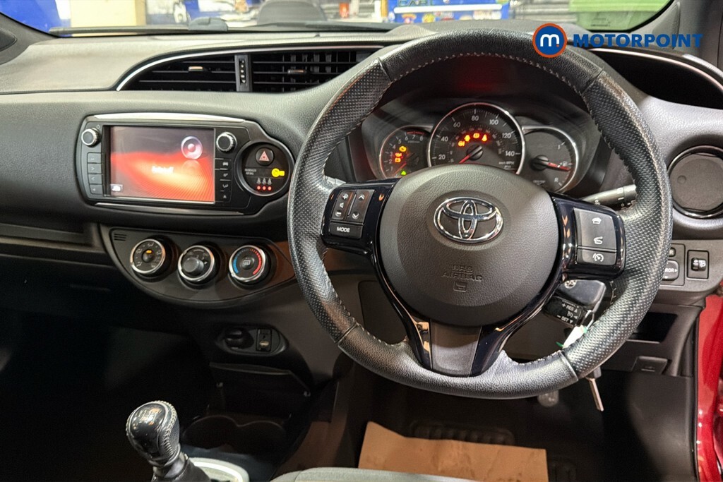 Toyota Yaris Hatchback Black #10