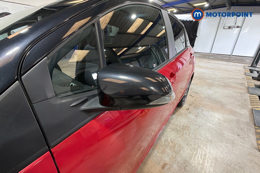 Toyota Yaris Hatchback Black #25