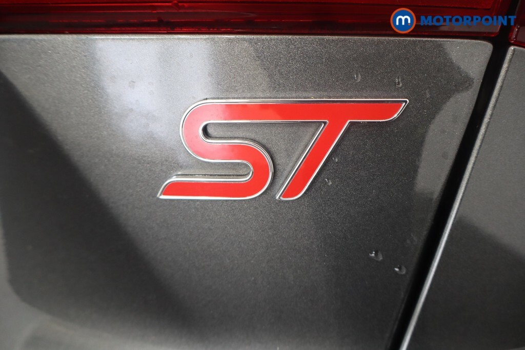 Ford Focus Focus St-line Tdci Red #53