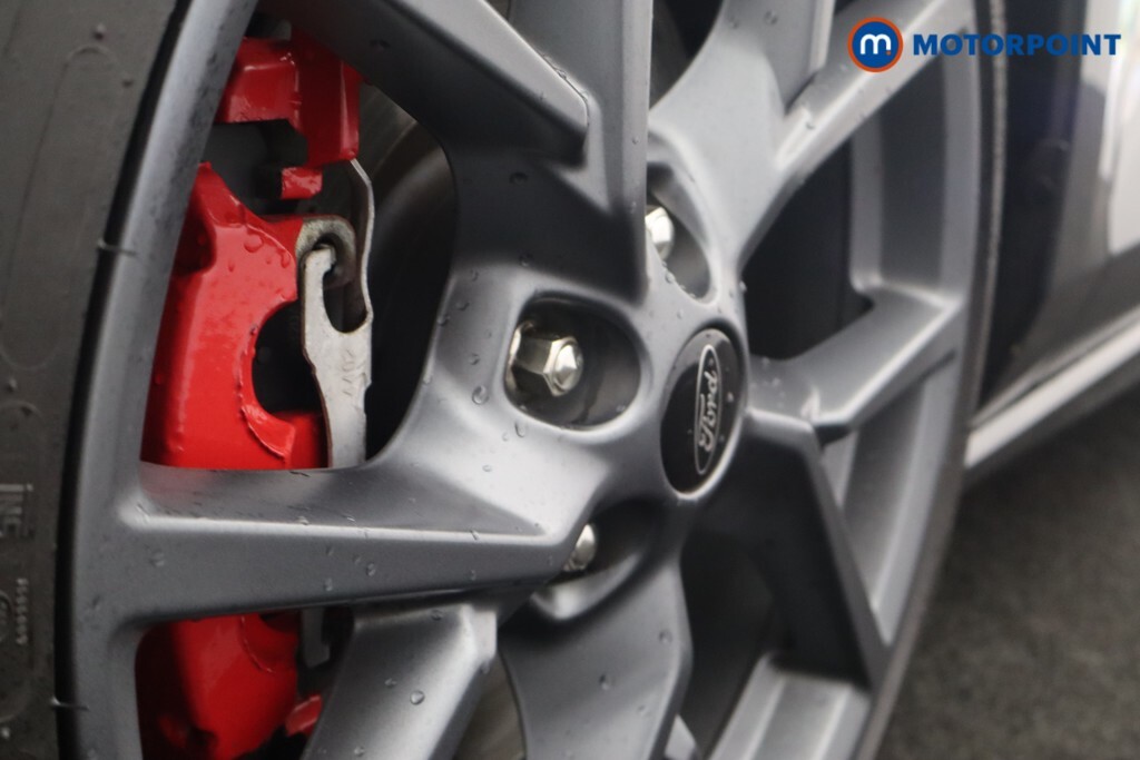 Ford Focus Focus St-line Tdci Red #44