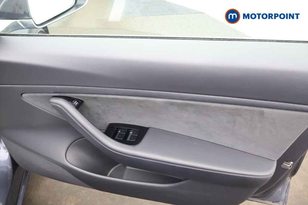 Tesla Model 3 Saloon Grey #16