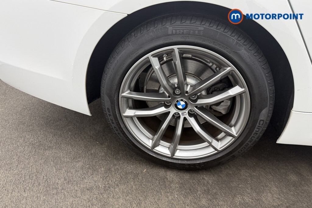 BMW 5 Series Se Black #25