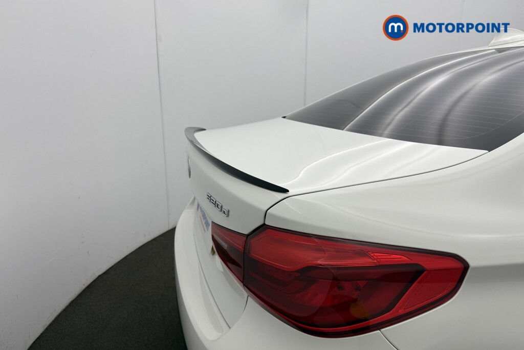 BMW 5 Series Se Black #26