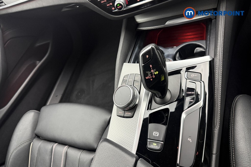 BMW 5 Series Se Black #17