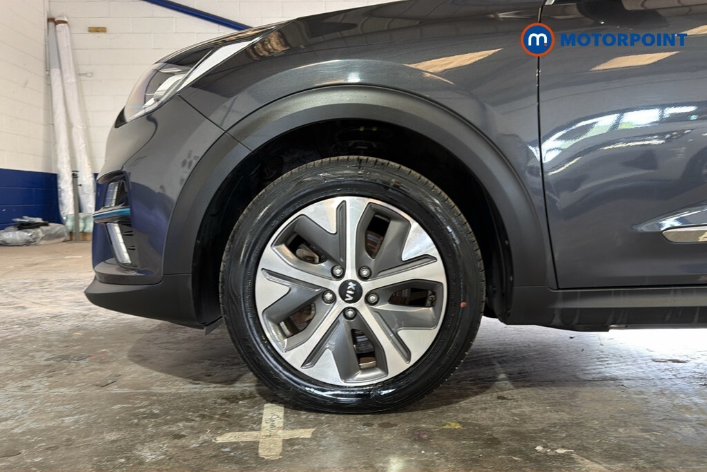 Kia e-Niro 4 White #42