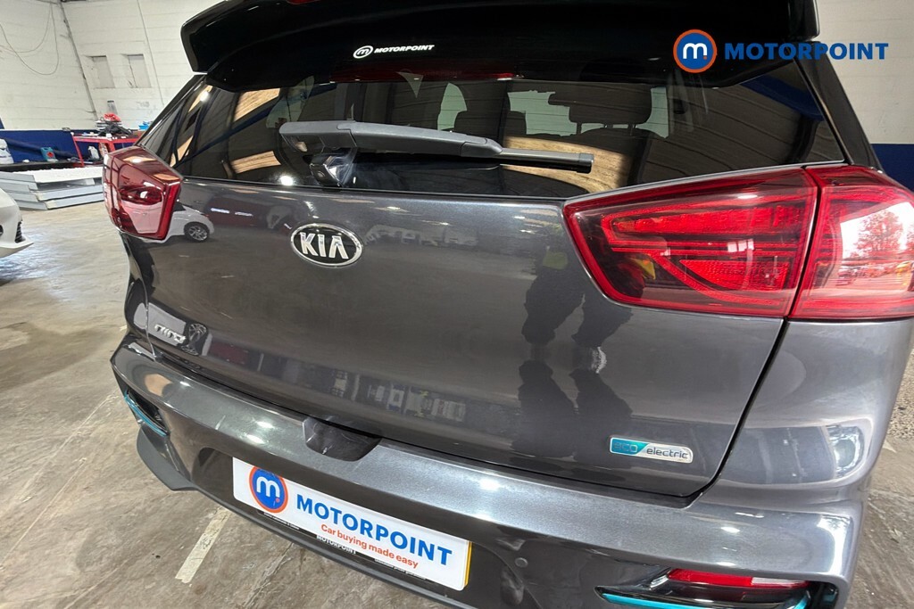 Kia e-Niro 4 White #35