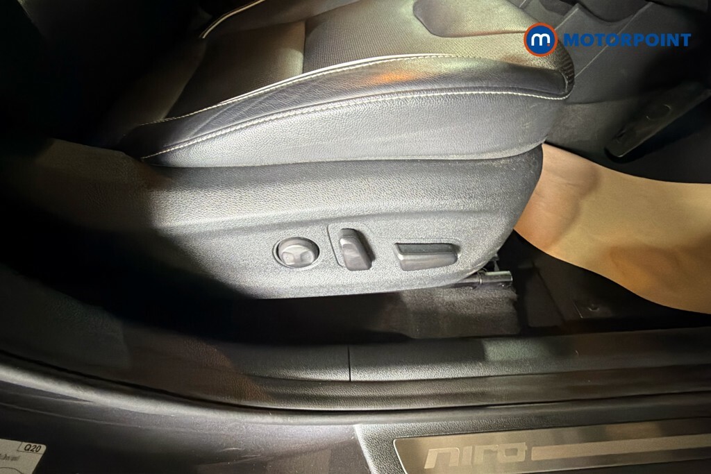 Kia e-Niro 4 White #29