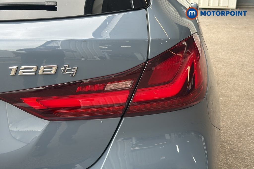 BMW 1 Series Hatchback  #32