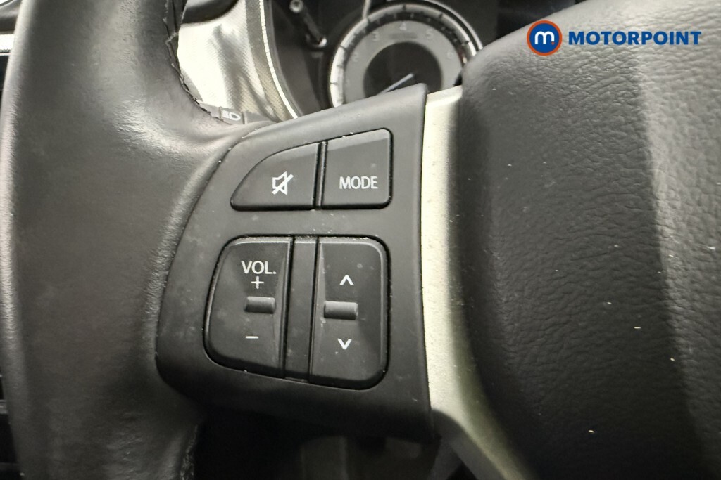 Suzuki Vitara Sz-t White #21