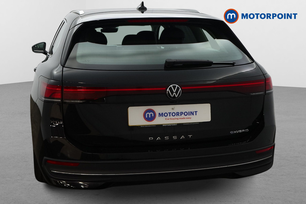 Volkswagen Passat R-line Black #7