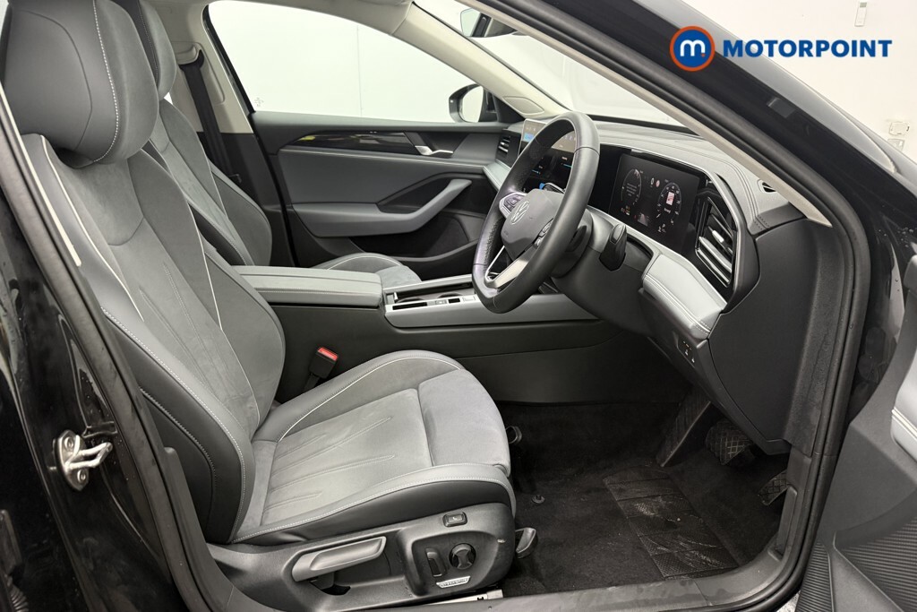 Volkswagen Passat R-line Black #13