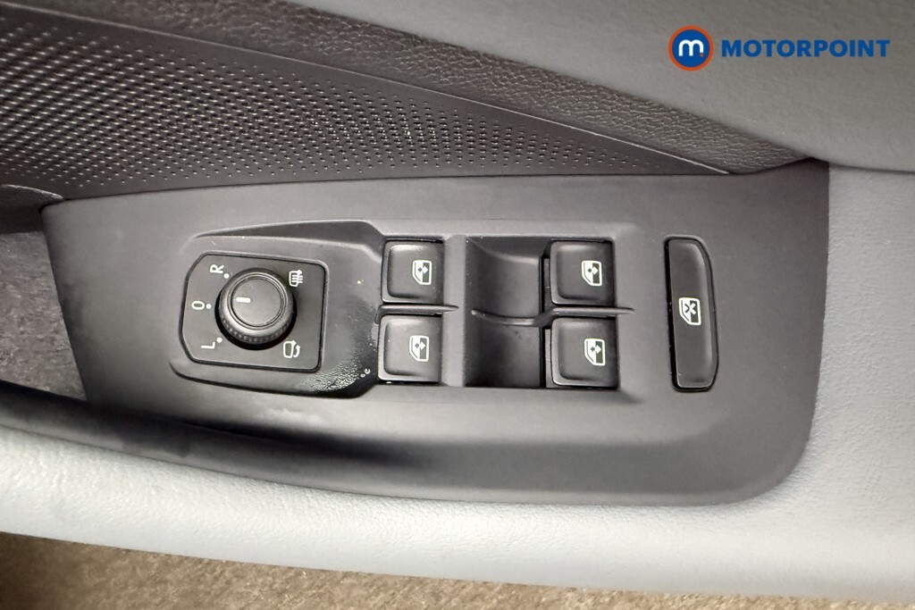 Volkswagen Passat R-line Black #11