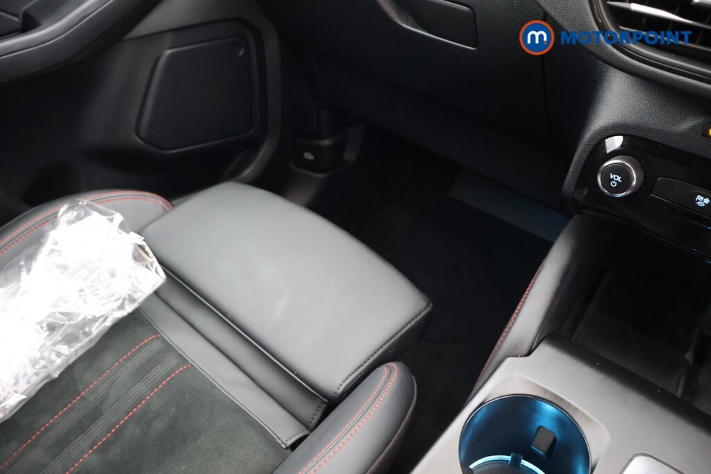 Ford Kuga Active Black #19