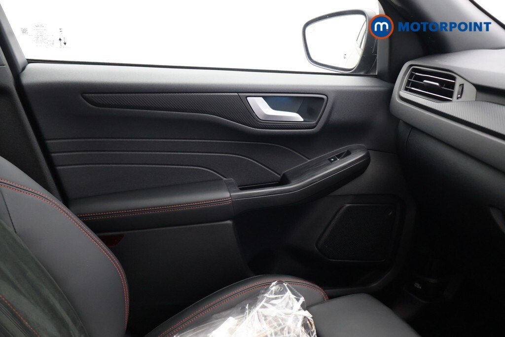 Ford Kuga Active Black #18