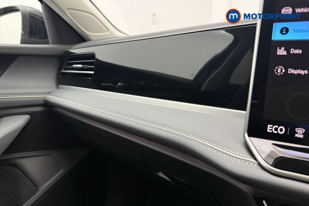 Volkswagen Passat R-line White #20