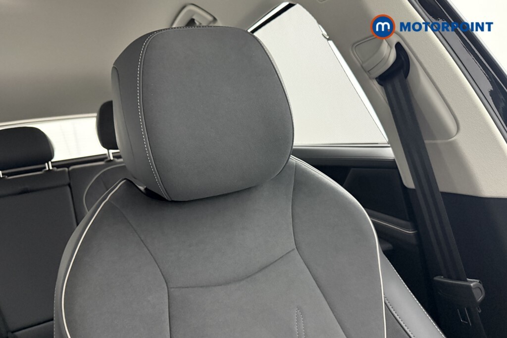 Volkswagen Passat R-line White #22
