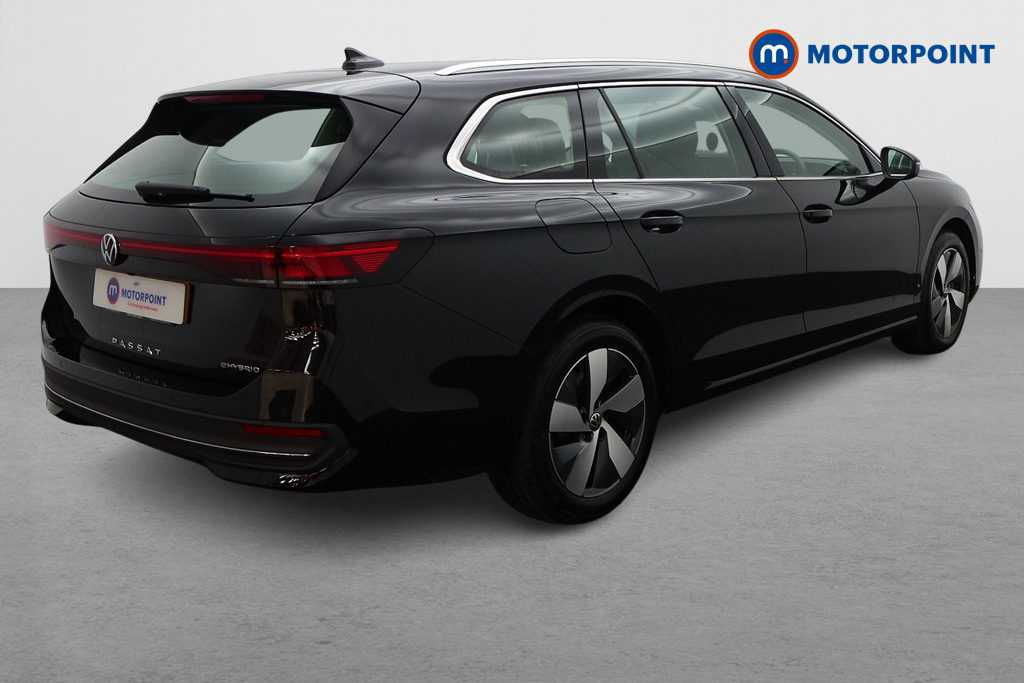 Volkswagen Passat R-line White #8