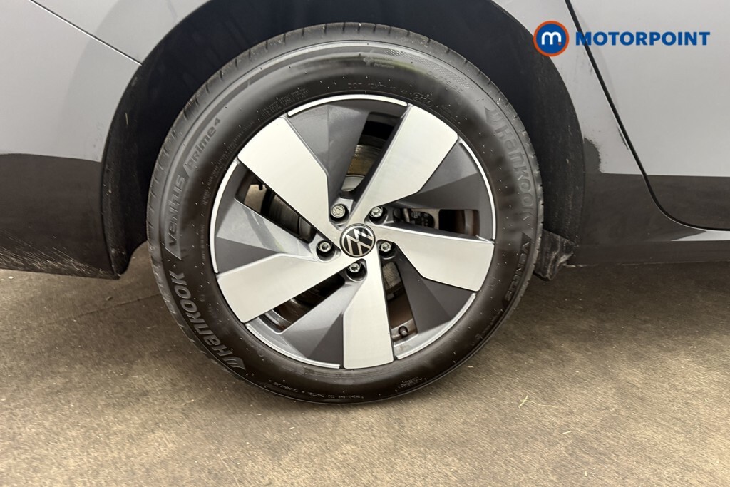 Volkswagen Passat R-line White #31