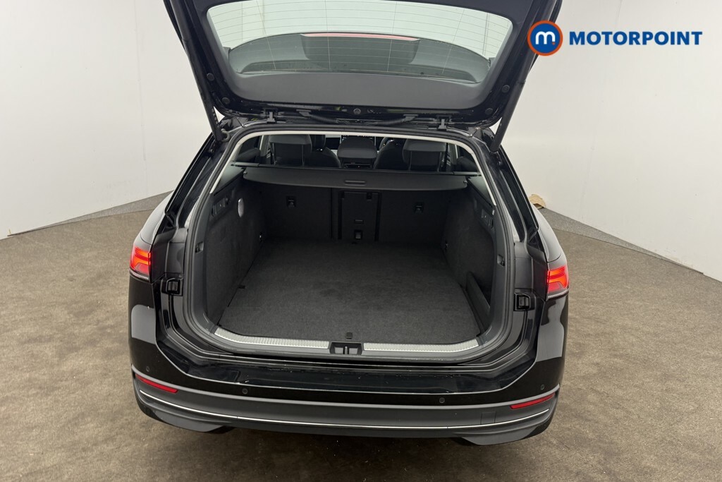Volkswagen Passat R-line White #26