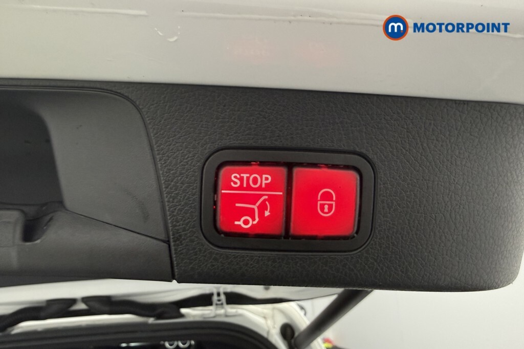 Mercedes-Benz GLB Class Glb220d Amg Line Premium White #26