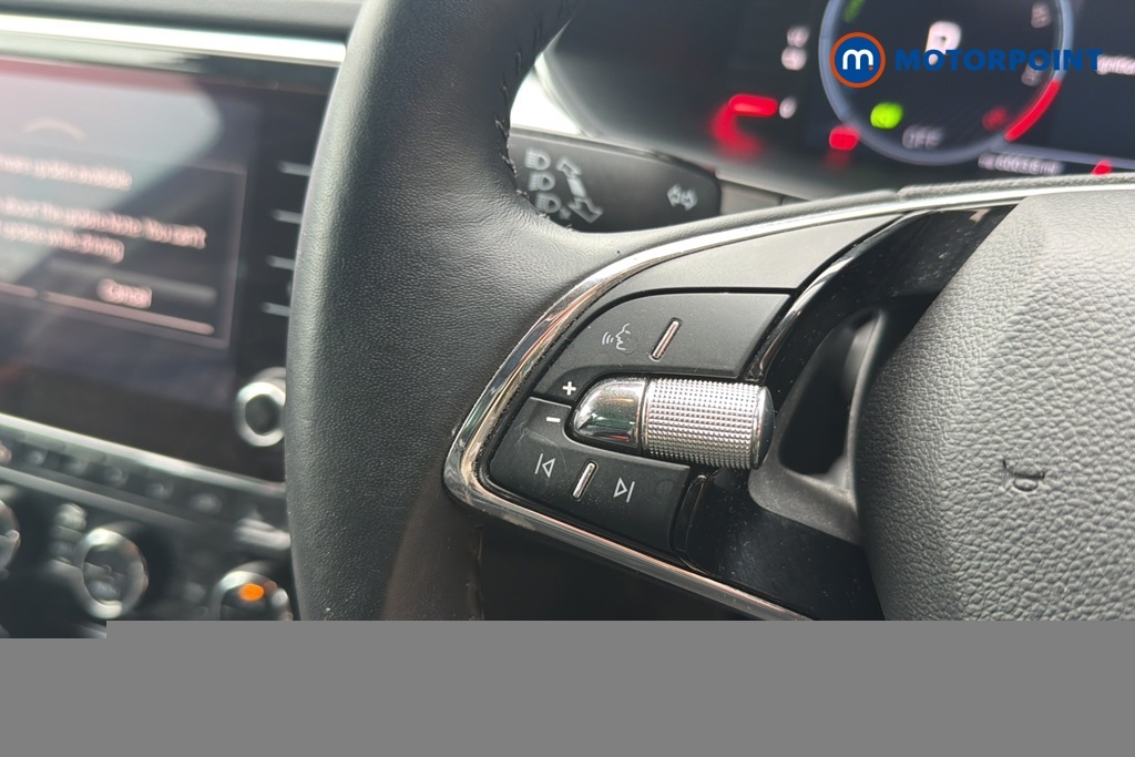 Skoda Superb 2.0 Tdi Se Technology Hatchback #12