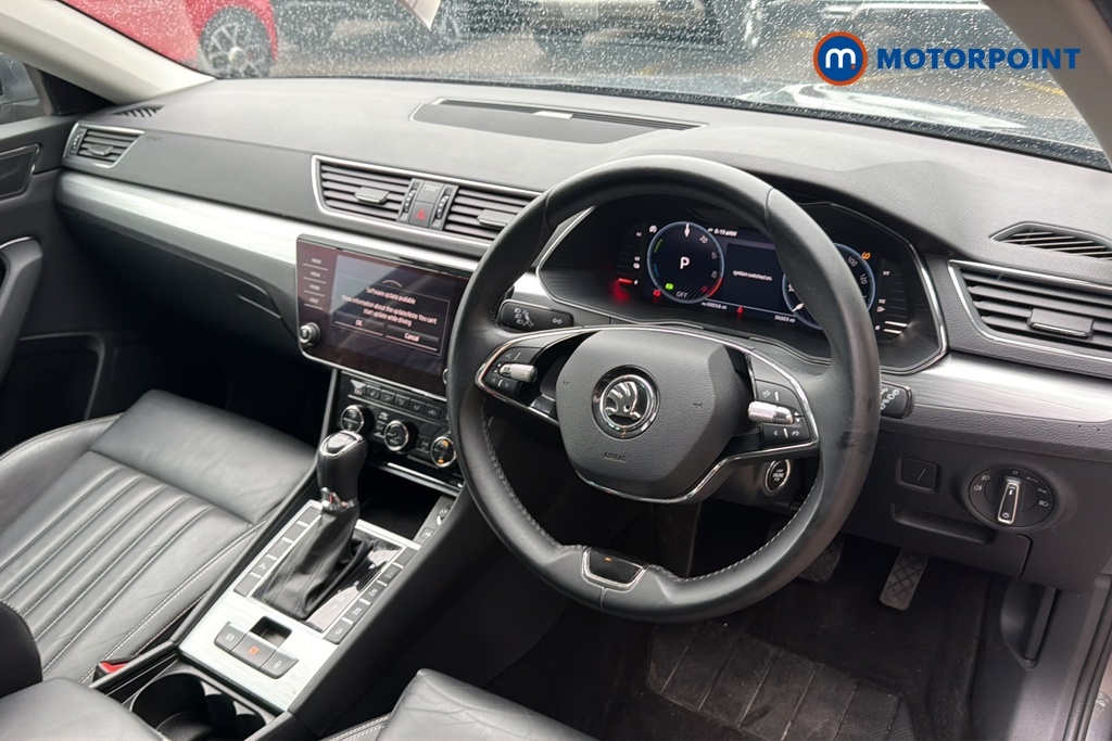 Skoda Superb 2.0 Tdi Se Technology Hatchback #9