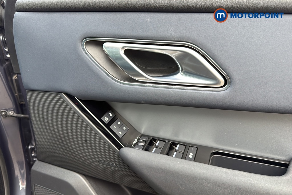 Land Rover Range Rover Velar 2.0 D200 Black #26