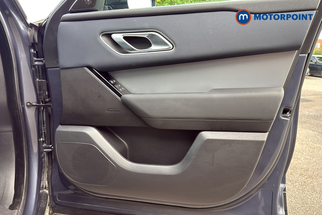 Land Rover Range Rover Velar 2.0 D200 Black #25