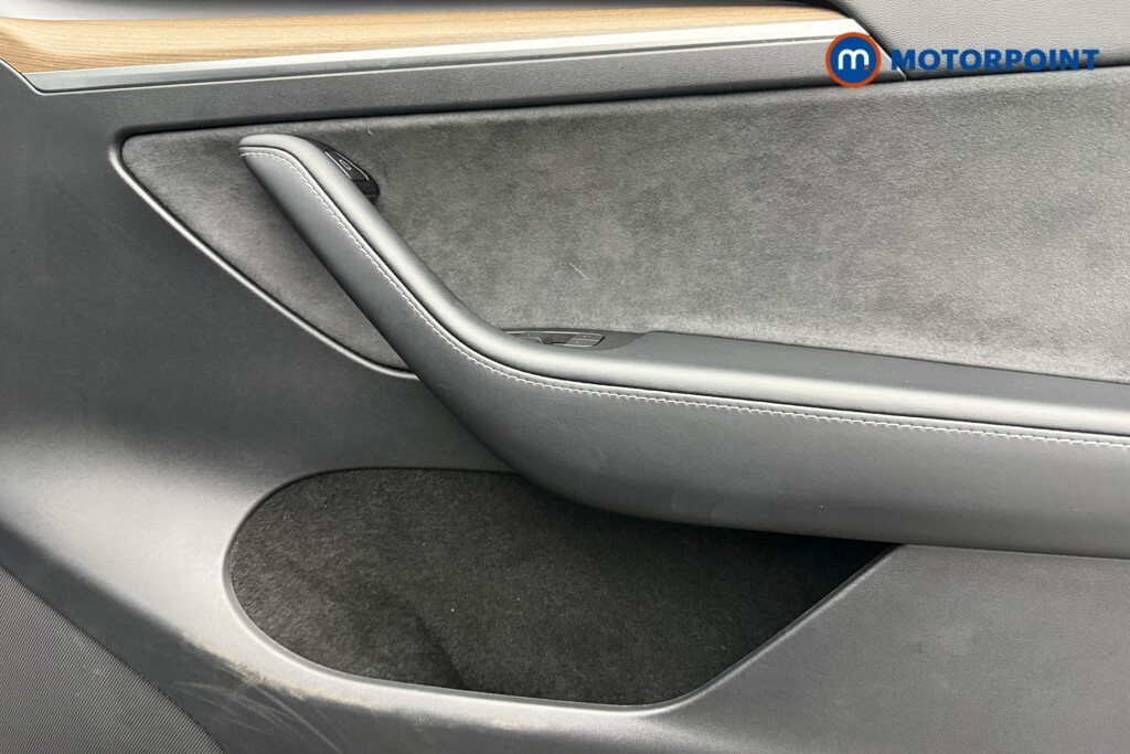 Tesla Model Y Suv Rwd 346 Ps White #25