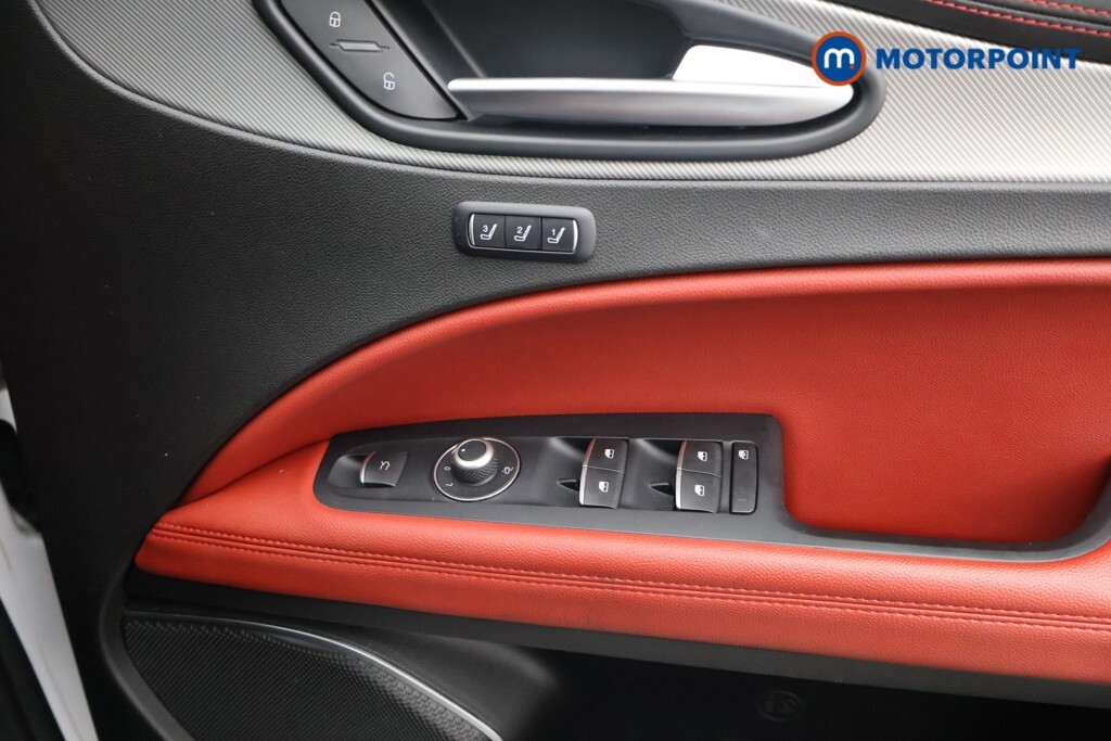 Alfa Romeo Stelvio 2L Veloce Black #16