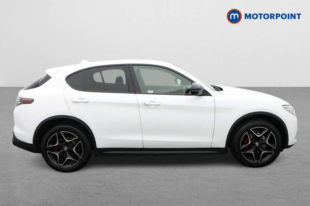 Alfa Romeo Stelvio 2L Veloce Black #8
