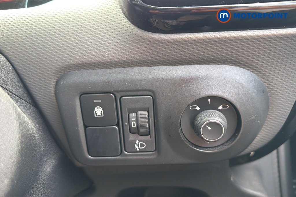 Citroen C4 Cactus 1.2 Puretech Flair 6 Speed Blue #18