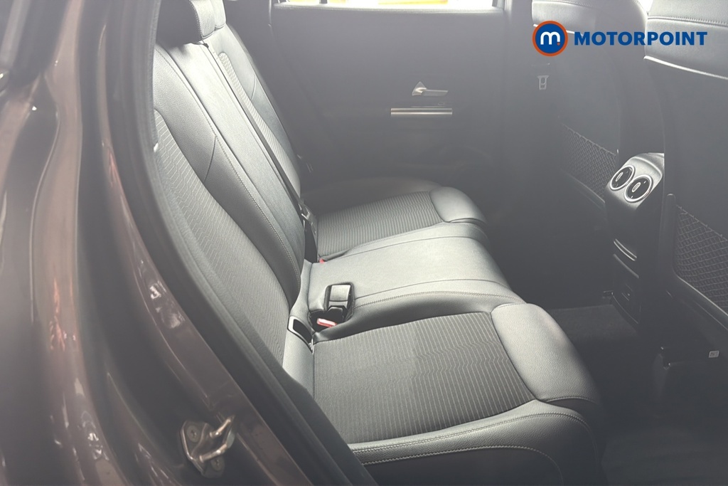 Mercedes-Benz GLA Class Gla 200 Amg Line Executive Black #27