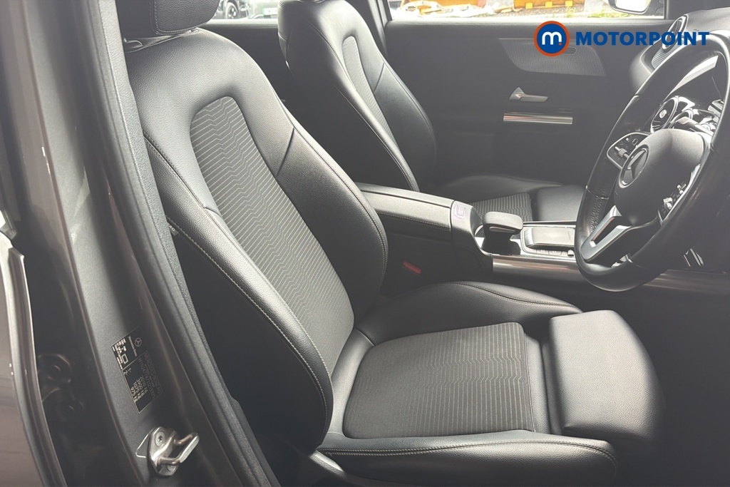 Mercedes-Benz GLA Class Gla 200 Amg Line Executive Black #25