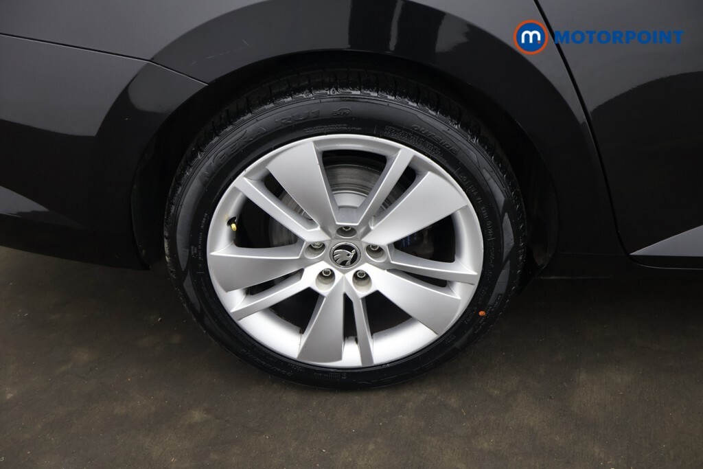 Skoda Superb 1.5 Tsi Se L White #26