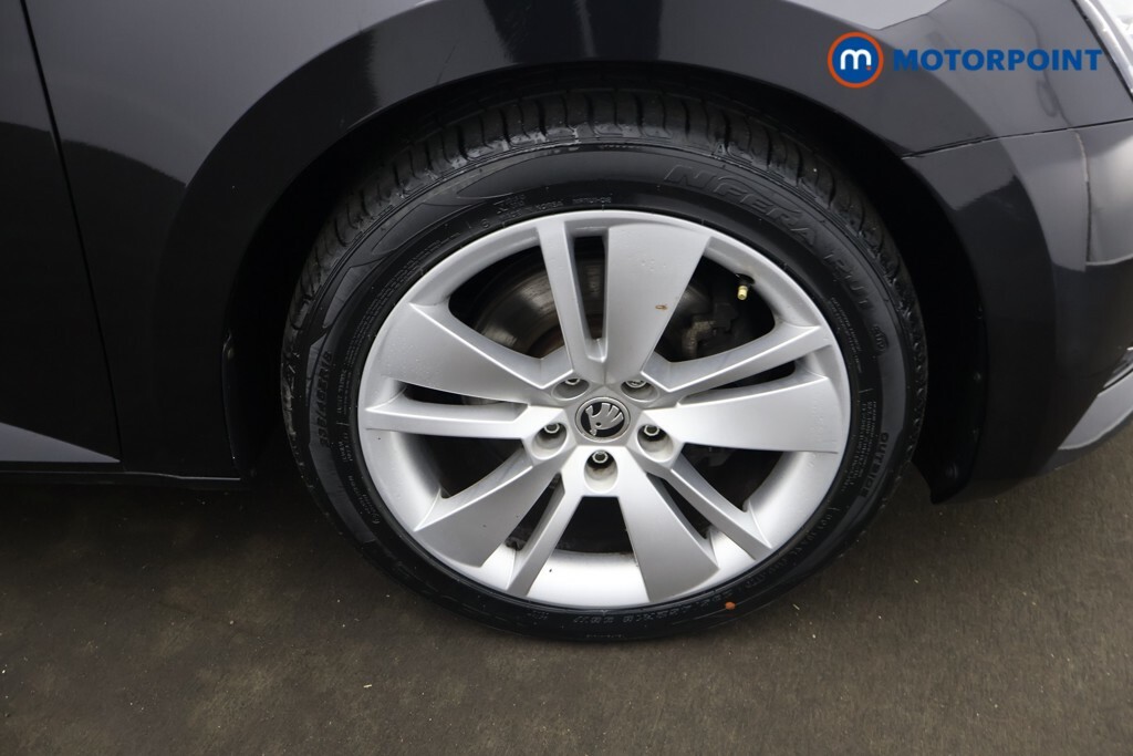 Skoda Superb 1.5 Tsi Se L White #27