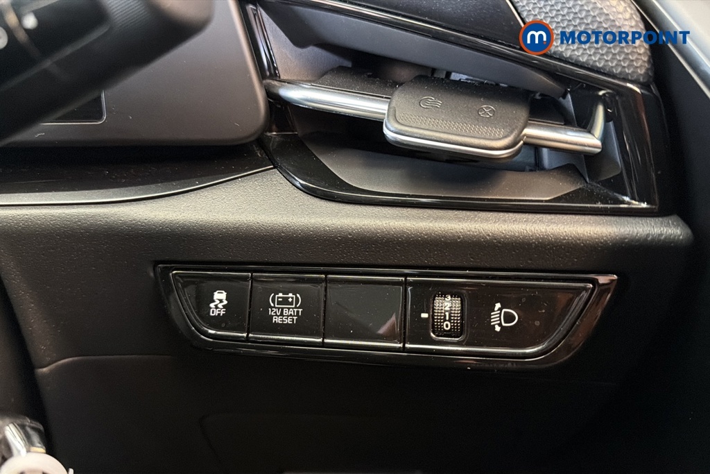 Kia Niro Niro 3 Hev S-a Red #17