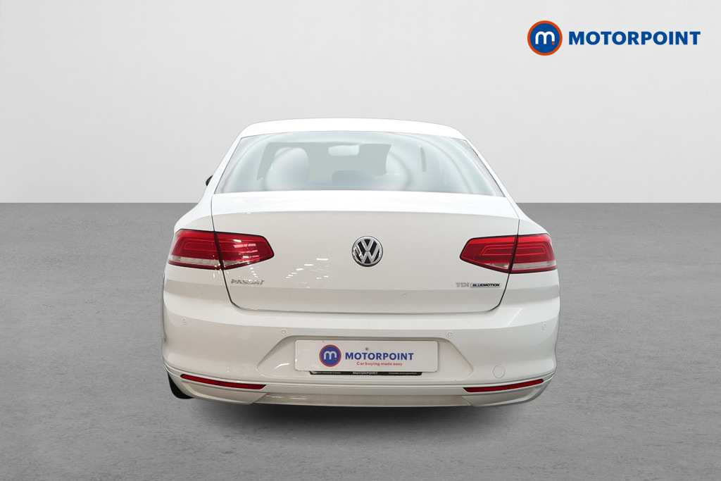 Volkswagen Passat 1.6 Tdi Bluemotion White #6