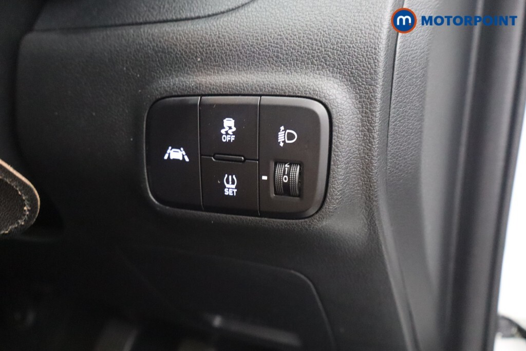 Hyundai I10 1.0 Mpi Se Connect Red #16