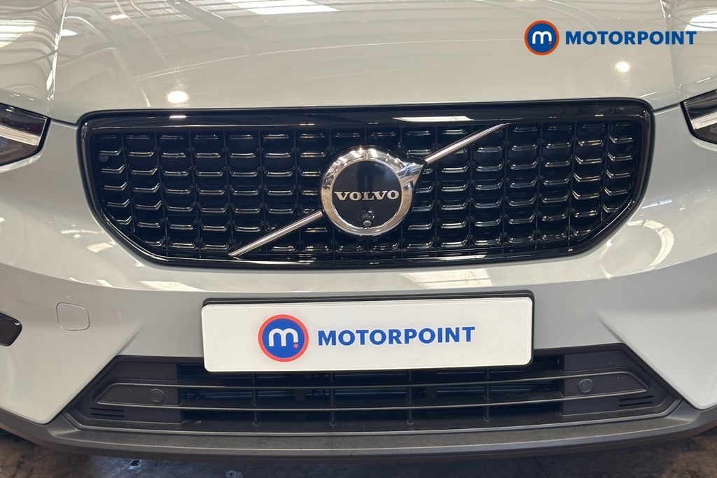 Volvo XC40 2.0 B3p Plus Dark Estate Black #38