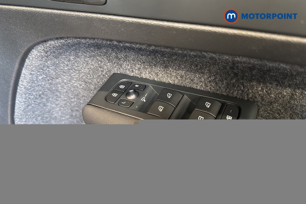 Volvo XC40 2.0 B3p Plus Dark Estate Black #22
