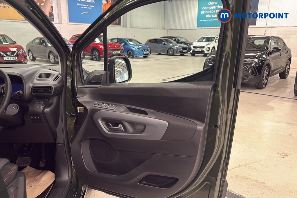 Citroen e-Berlingo 100Kw Plus M 52Kwh White #19