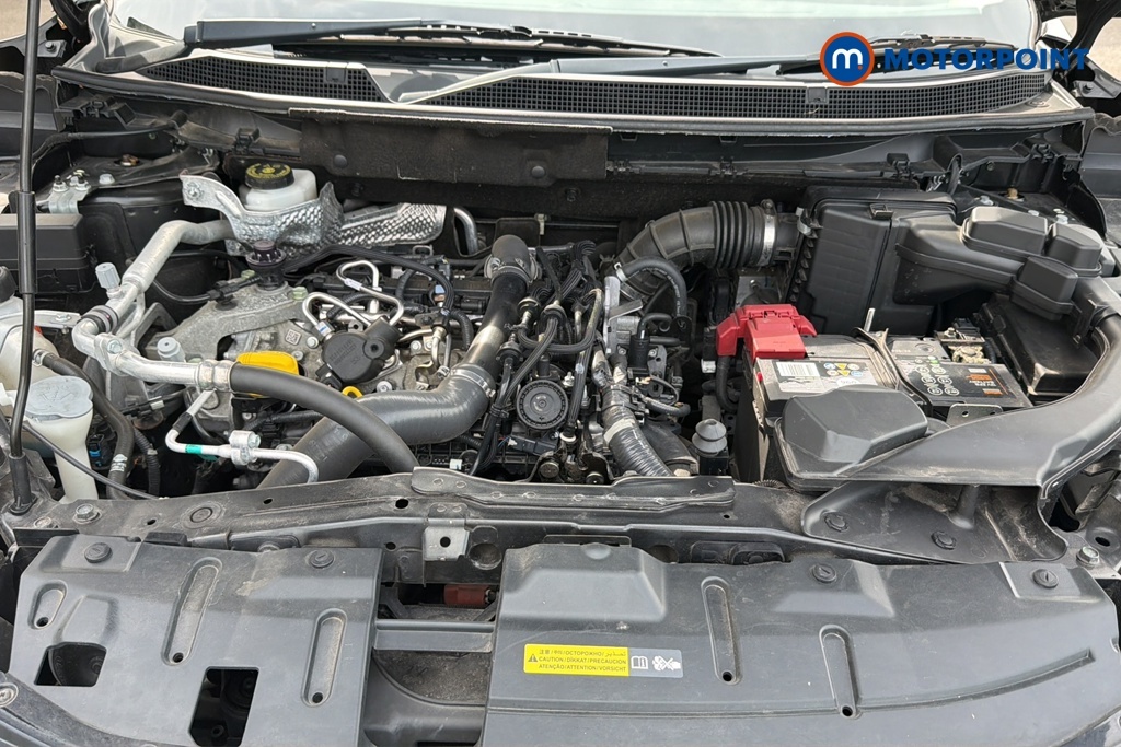 Nissan Qashqai Hatchback Black #41