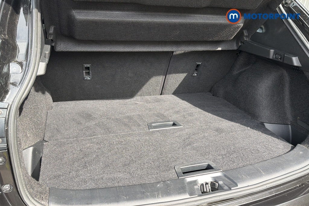 Nissan Qashqai Hatchback Black #30