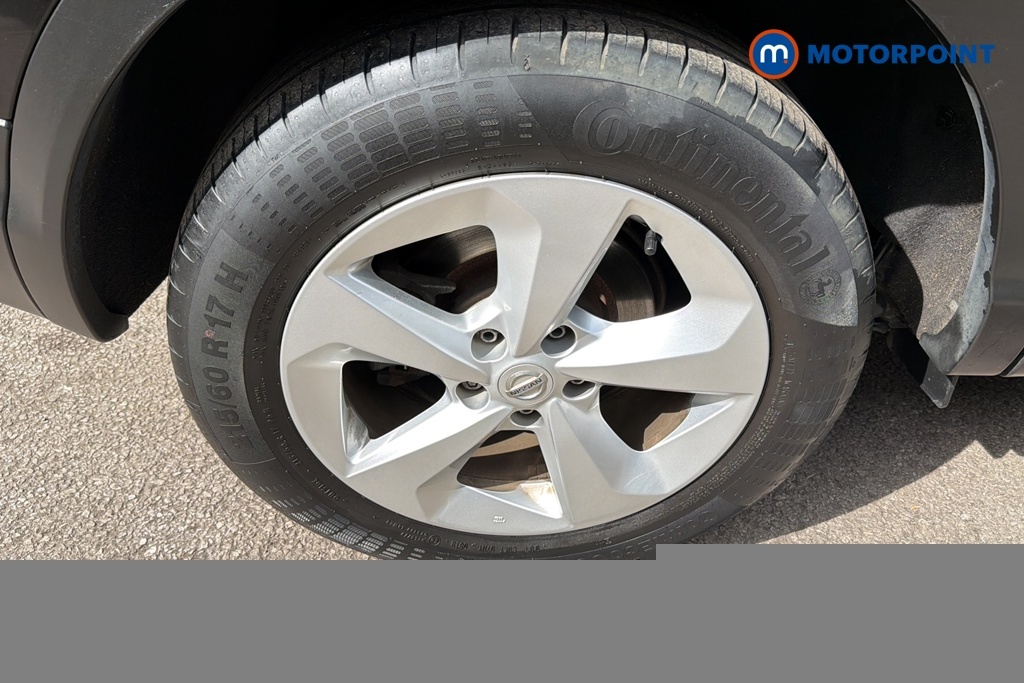 Nissan Qashqai Hatchback Black #39