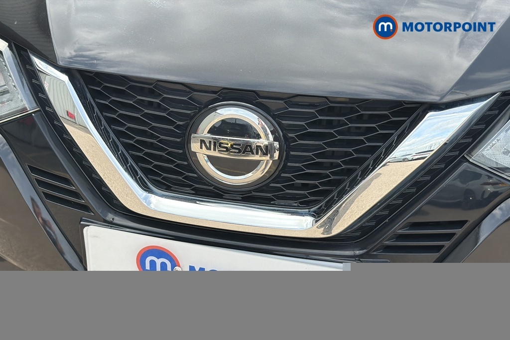 Nissan Qashqai Hatchback Black #36
