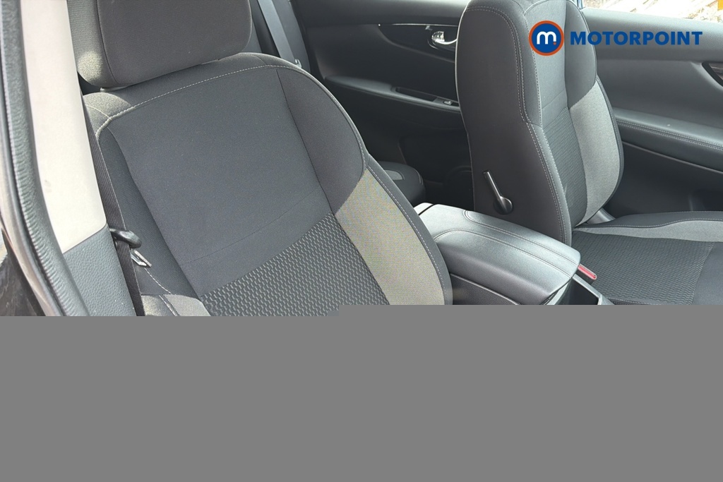 Nissan Qashqai Hatchback Black #18