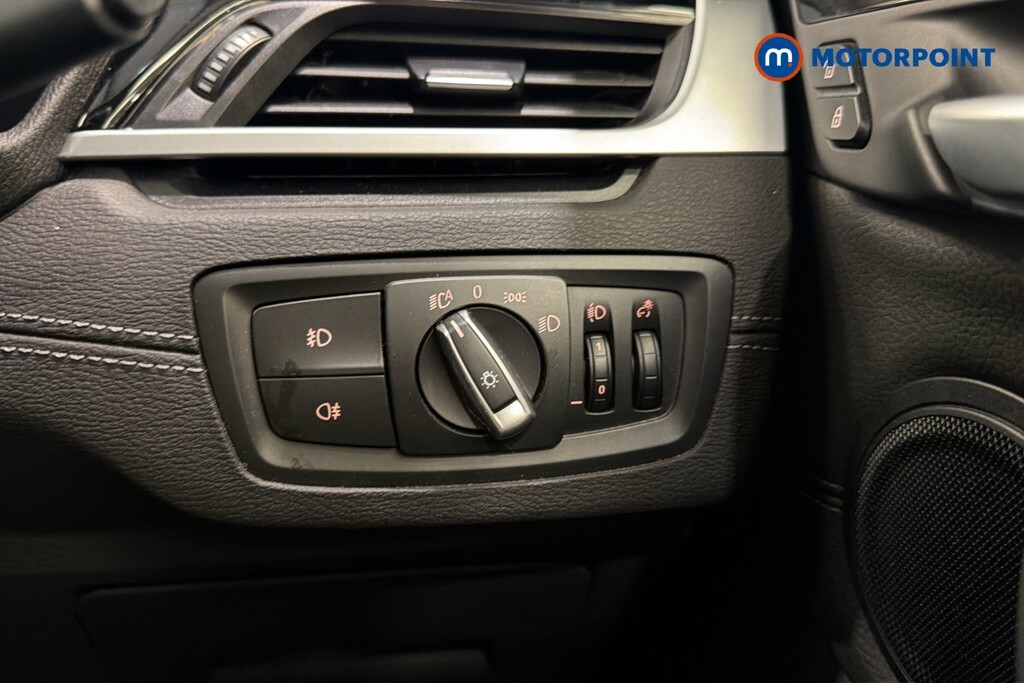 BMW X1 20I Xline Black #23